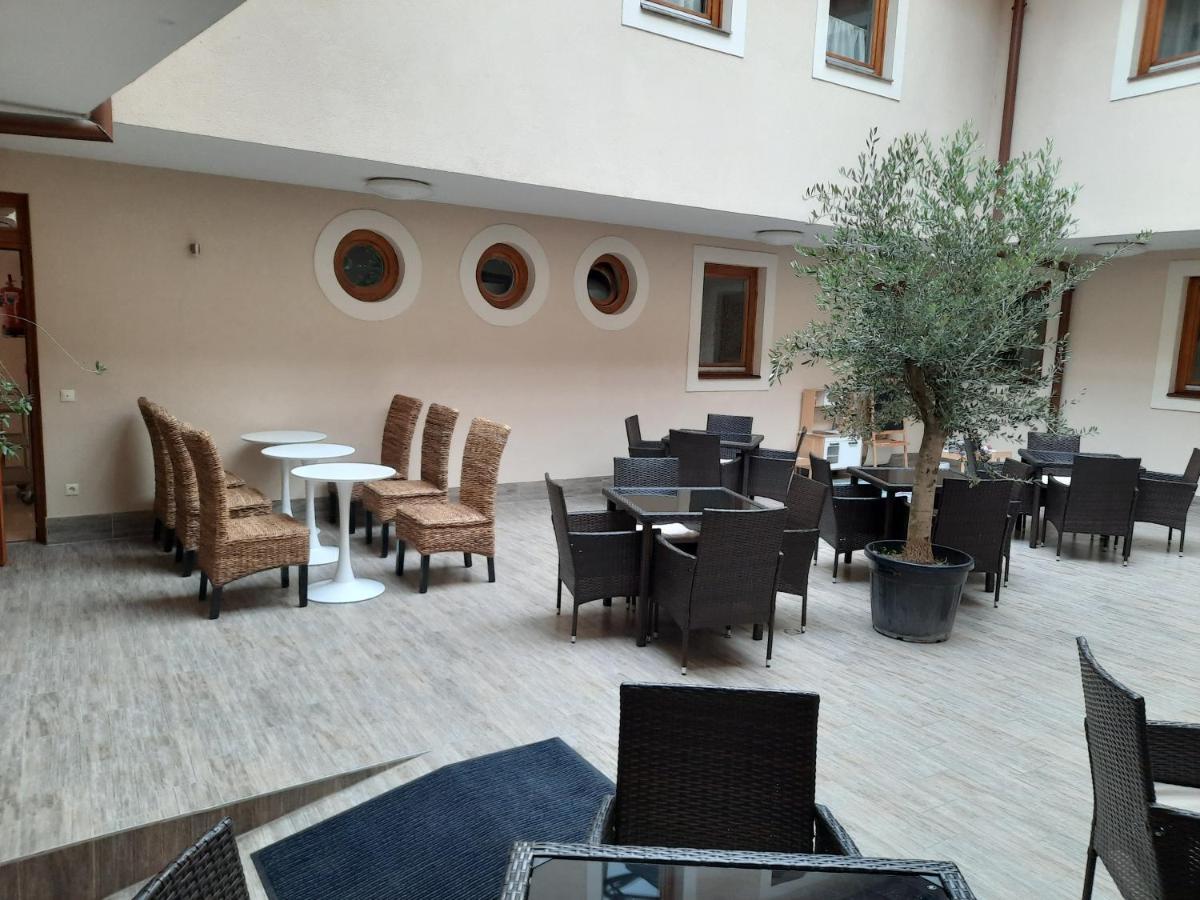 Vegvari Hotel Eger Zewnętrze zdjęcie
