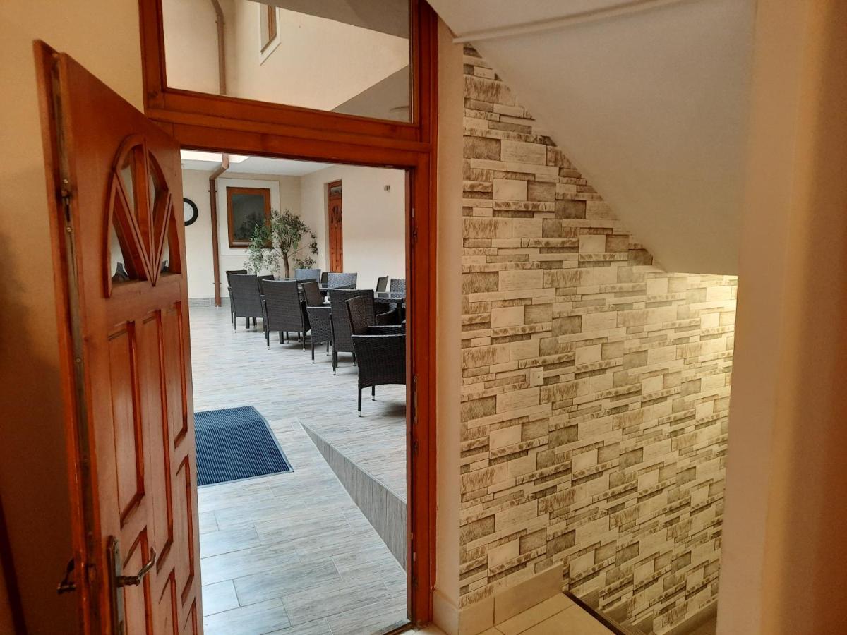 Vegvari Hotel Eger Zewnętrze zdjęcie