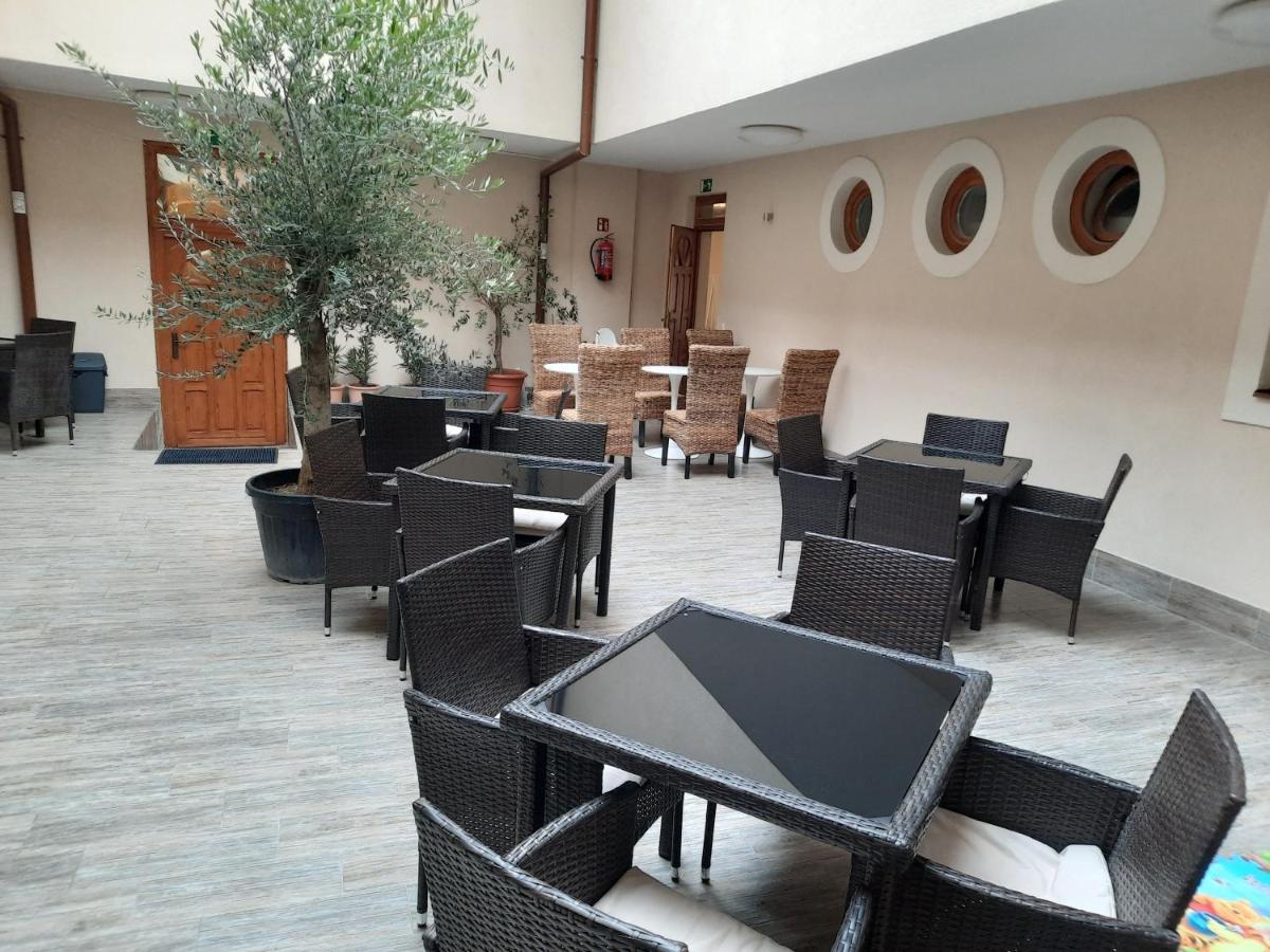 Vegvari Hotel Eger Zewnętrze zdjęcie